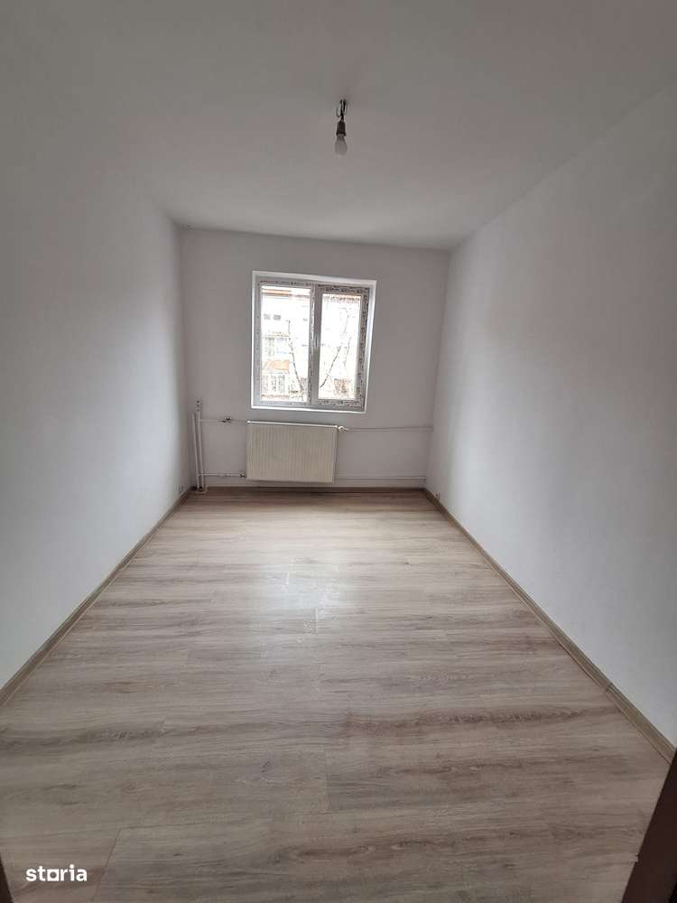 Apartament cu 4 camere, balcon, în Circumvalatiunii ... 99.900 euro-12