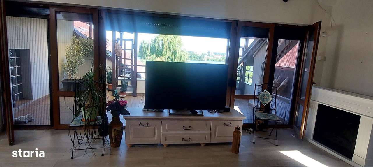 Apartament superb 3 camere gradina pe lac Damaroaia-8