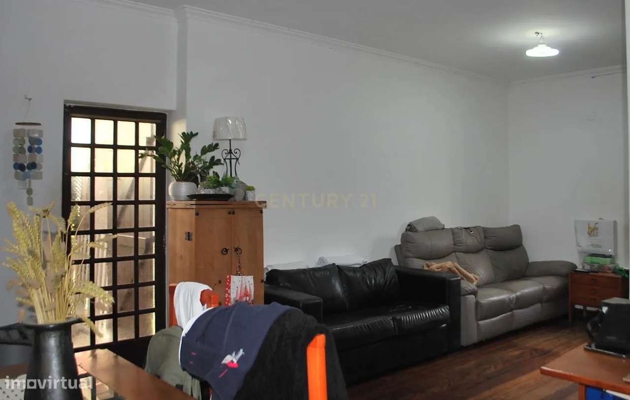 Moradia Geminada no Bairro Rosario em Almada - Grande imagem: 4/22