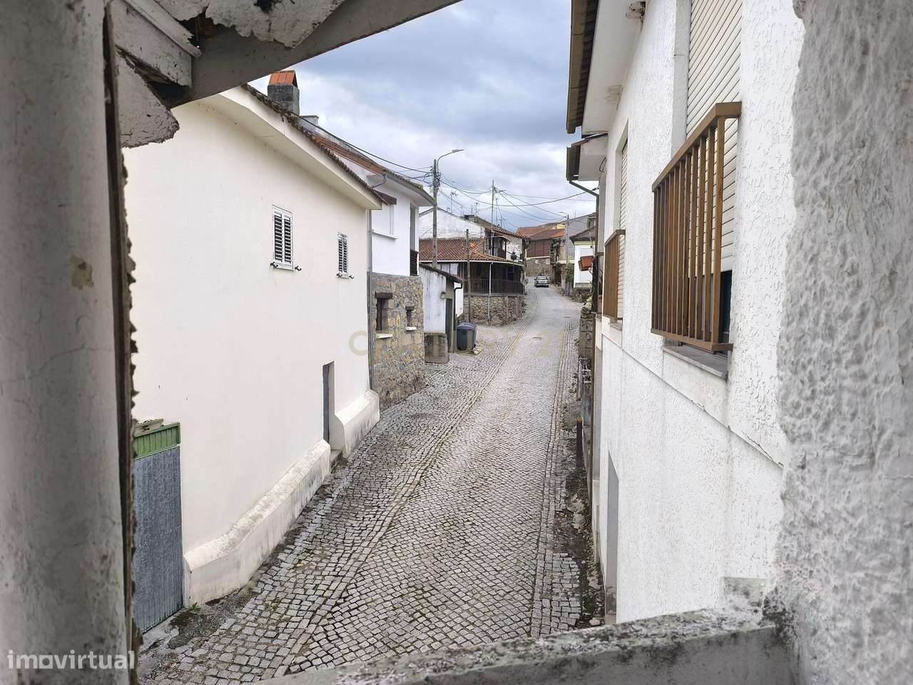 Casa de 2 pisos com varanda - Grande imagem: 4/13