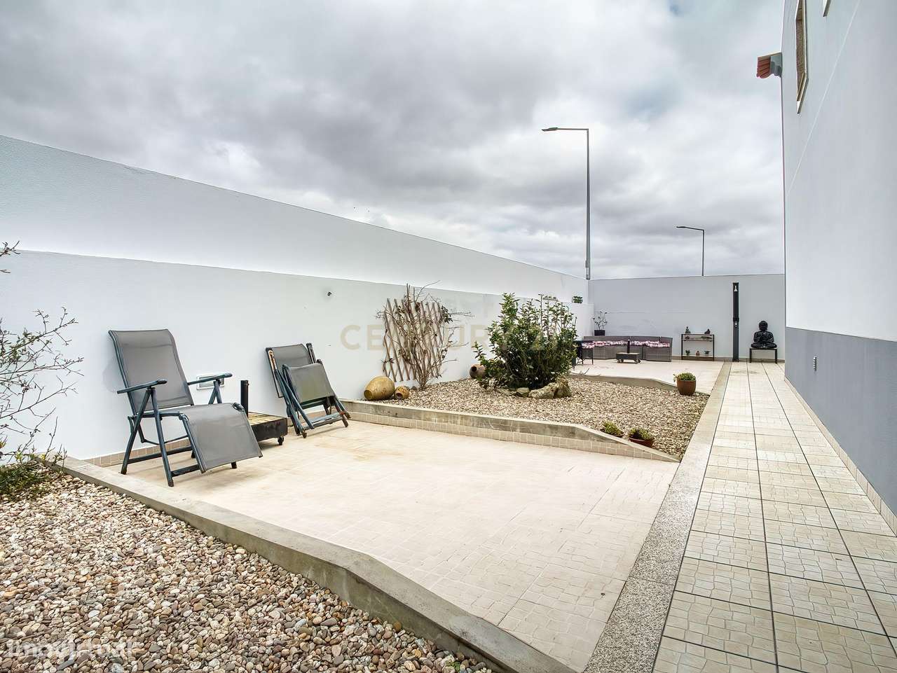 Viver em tranquilidade – a menos de uma hora de Lisboa e a apenas 15 m-17