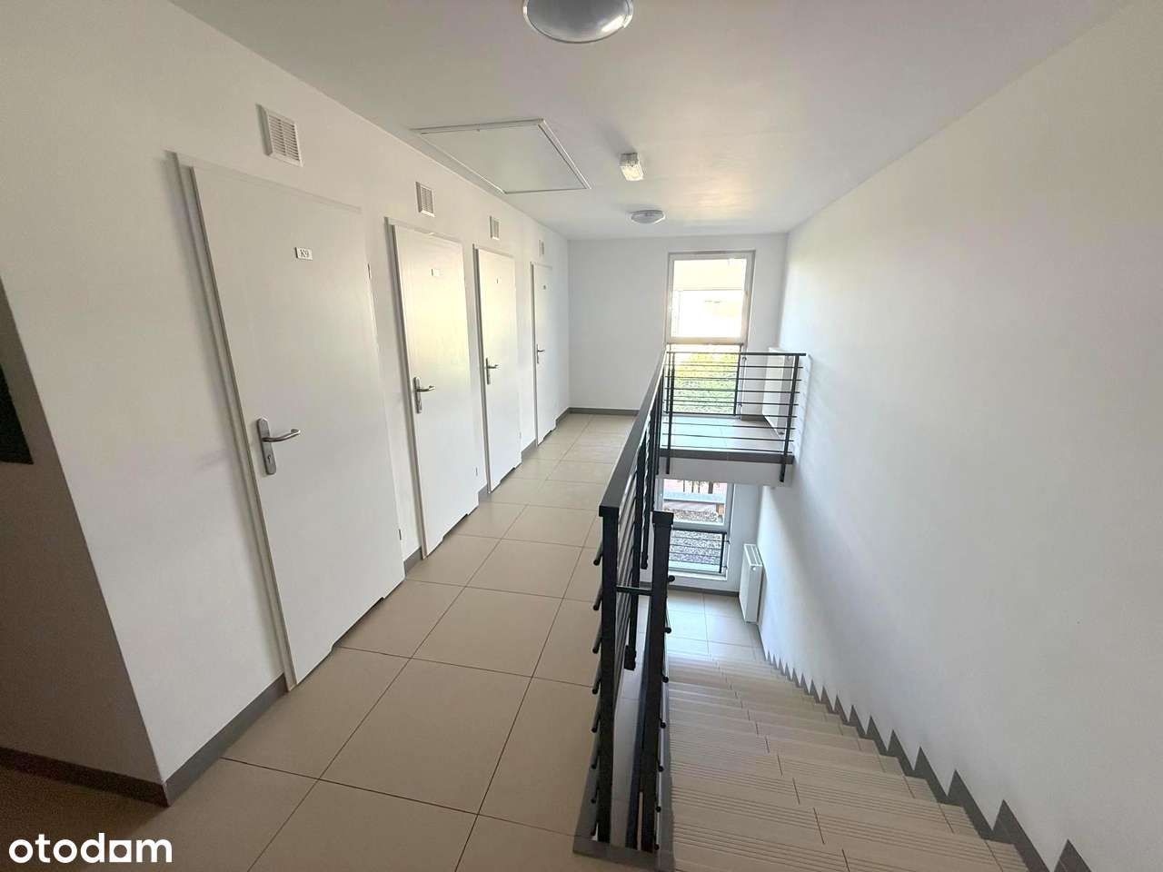 Duże i dwustronne • 4 pokoje • Przy terenach zielonych-10