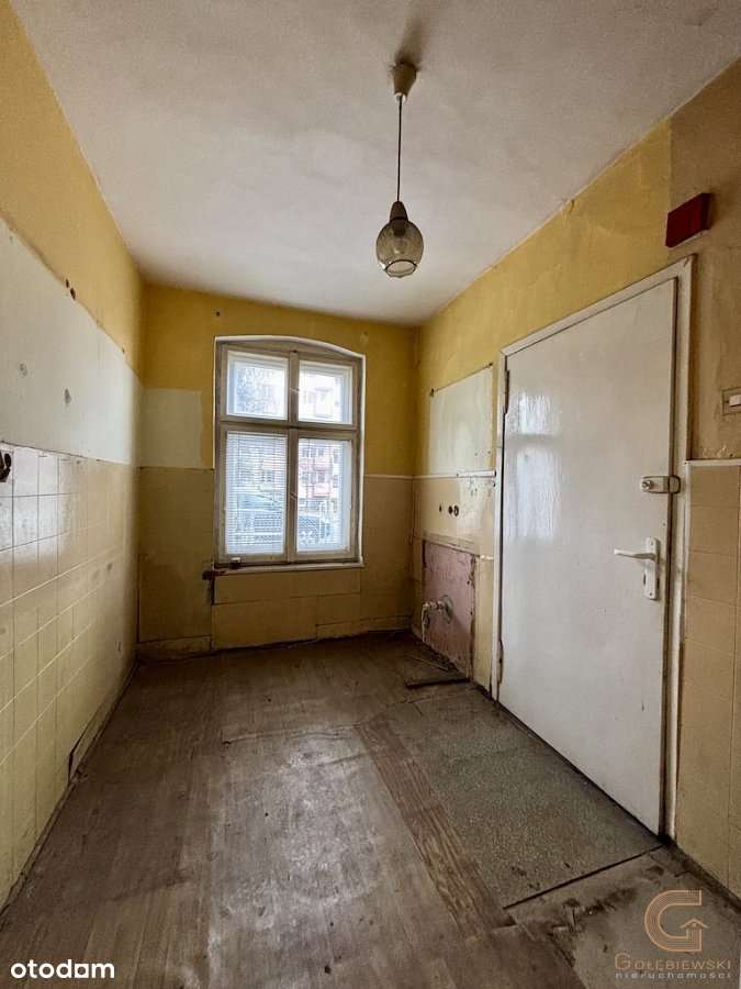 Kawalerka na sprzedaż blisko centrum miasta!-4