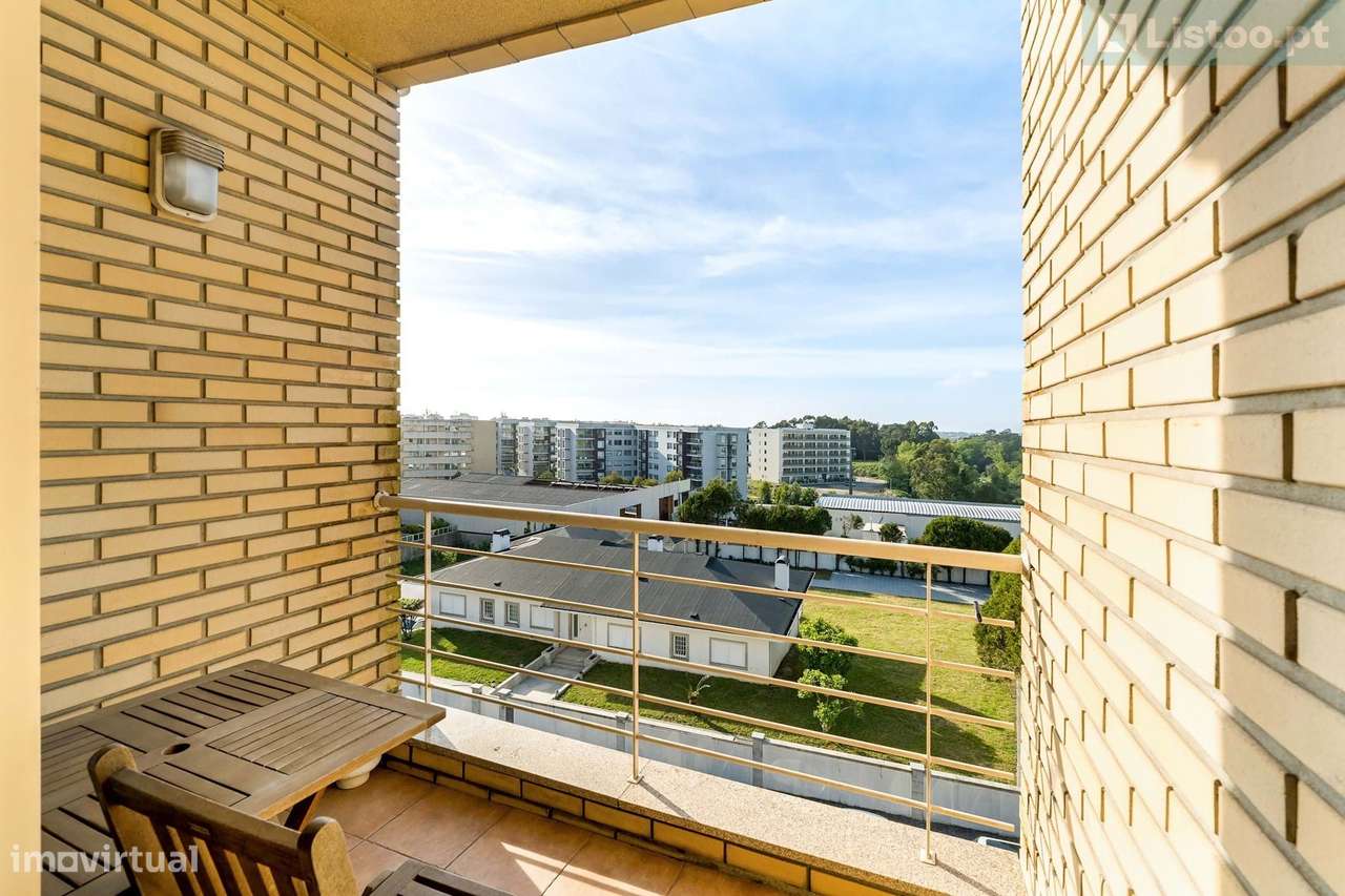 Apartamento T2 Amplo c/ Varanda e Garagem | Canidelo-11