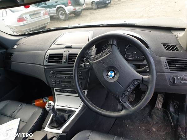 Dezmembrez Bmw x3 e83 - 3