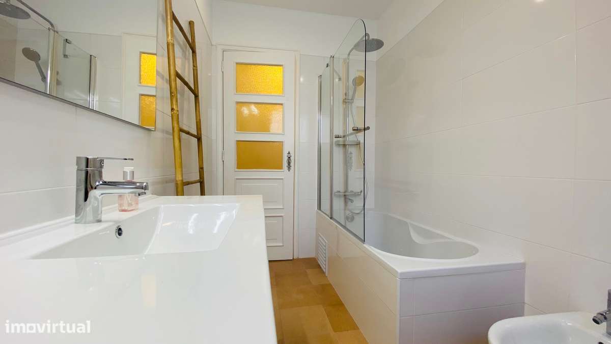 T2 Remodelado com Pátio | Muita Luz | Lapa – Entrada Imediata - Grande imagem: 4/12