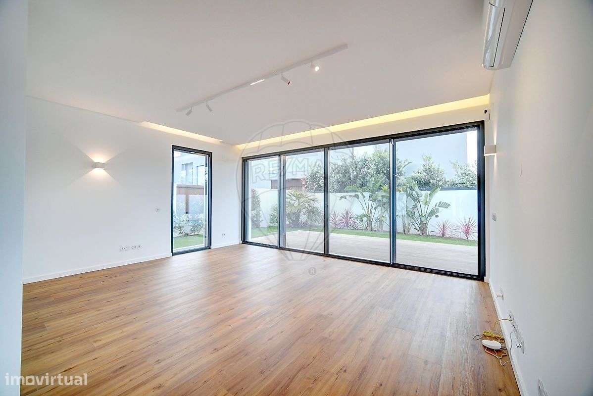 Moradia T4 para venda-5