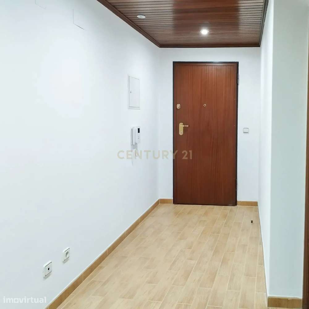 Apartamento T4 em Santa Marta do Pinhal - Grande imagem: 4/10