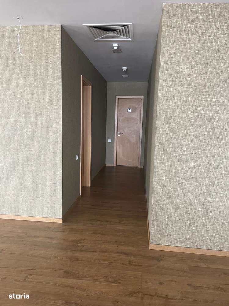 Inchiriez spatiu birouri clasa A, in Pitesti, ultracentral, open-space - Imagine principală: 4/8