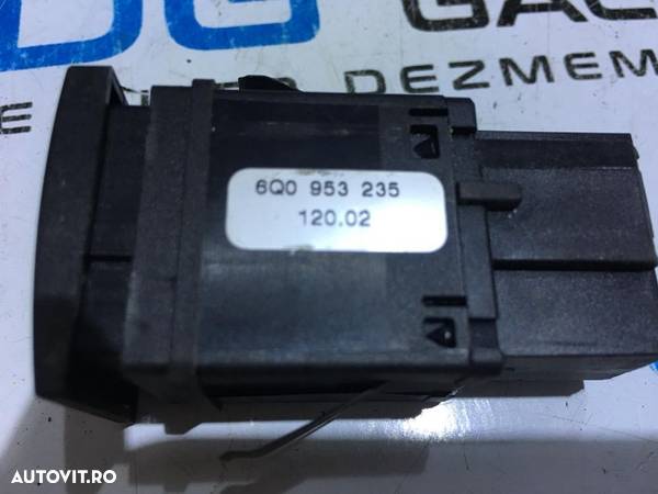 Buton / Releu Avarii VW Polo 9N 2001 - 2009 COD : 6Q0953235 / 6Q0 953 235 - 3