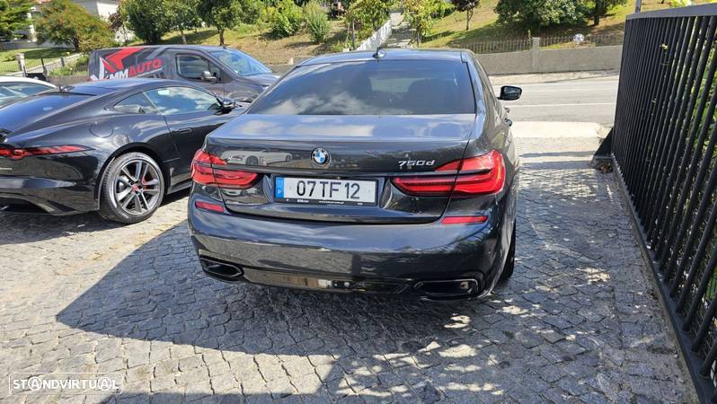 BMW 750 d xDrive Pack M - 10