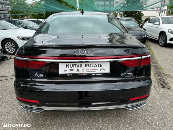 Audi A8 - 4