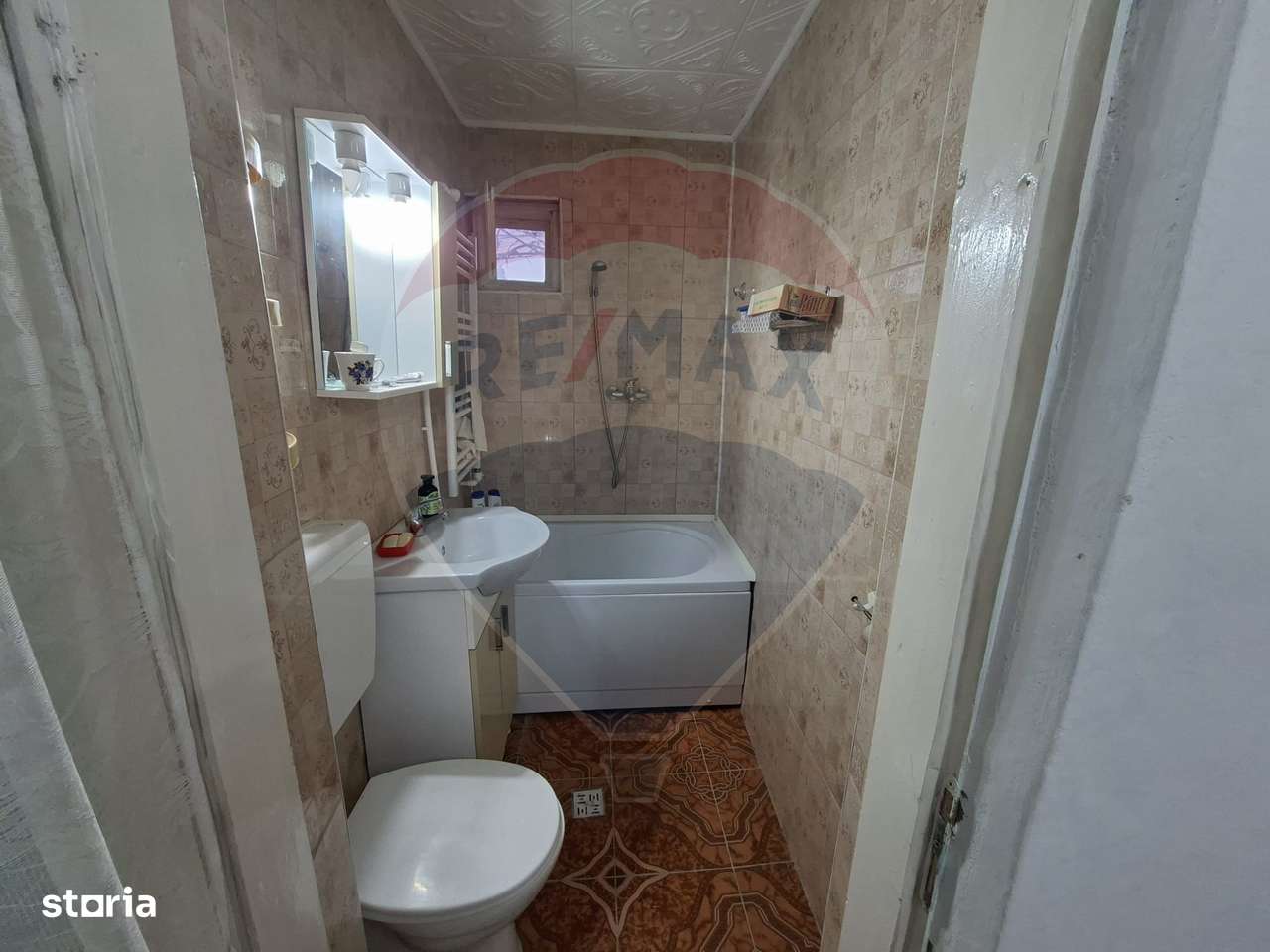Casă / Vilă nouă,  5 camere, design luxos, teren 1000 mp-8