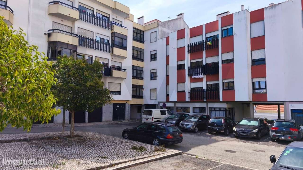 Garagem Box com saída para o exterior e casa de banho - Lourel - Grande imagem: 3/14