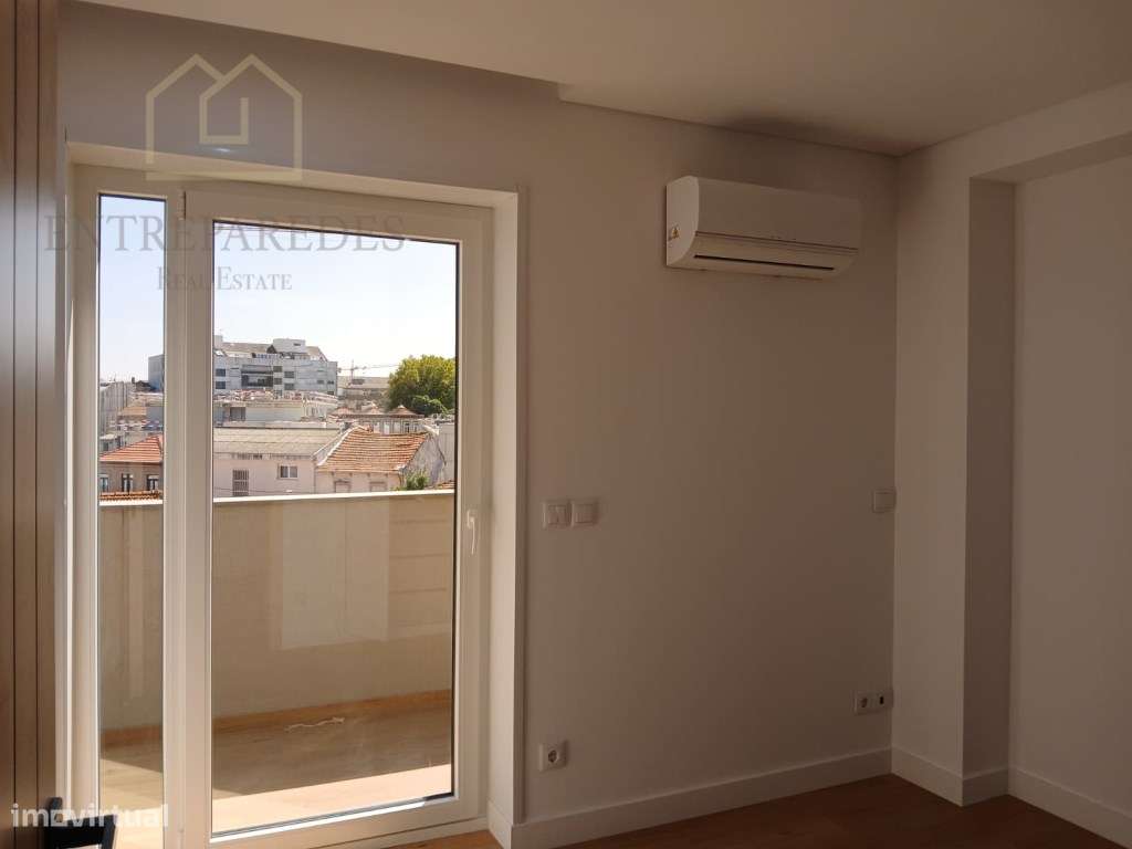 Apartamento T2 com varanda para comprar no centro do Porto - Grande imagem: 3/25
