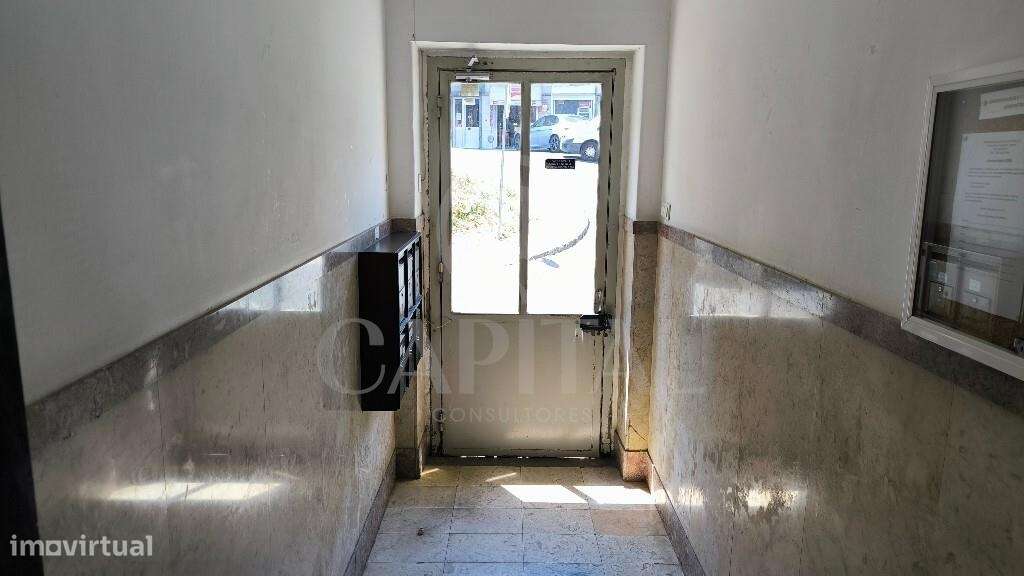 Apartamento T4 nas Mercês-36