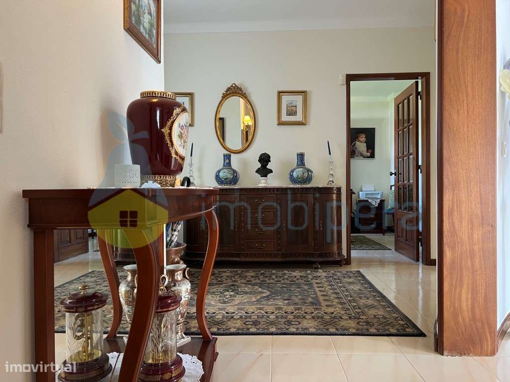 SOBERBA MORADIA T6 COM CASA DE HOSPEDES EM ANEXO-47