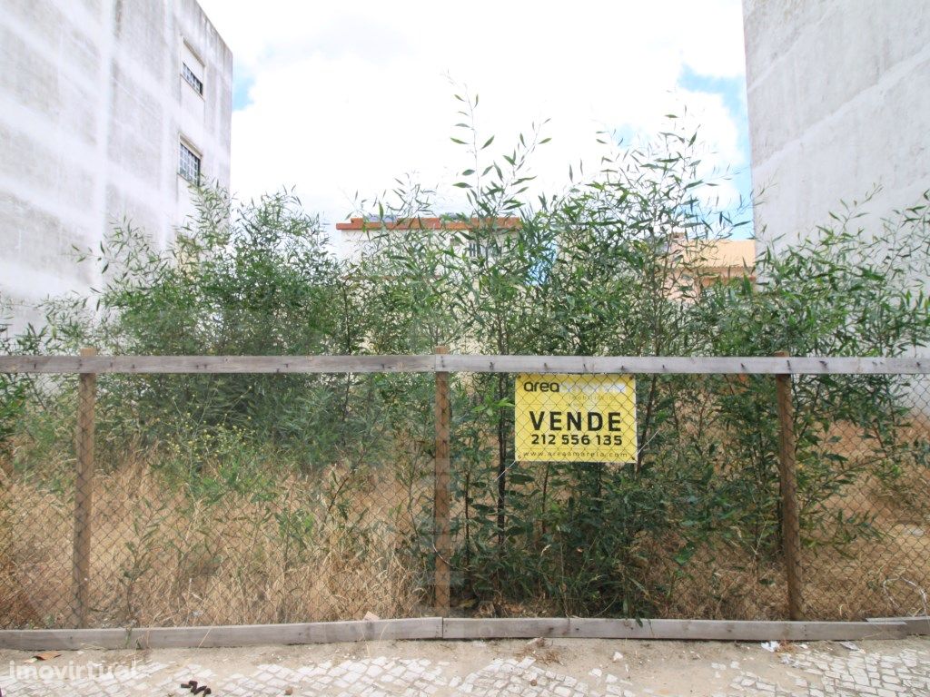 Lote de terreno para construção de prédio na Quinta do Co...