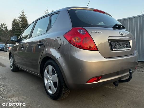 Kia Ceed - 18