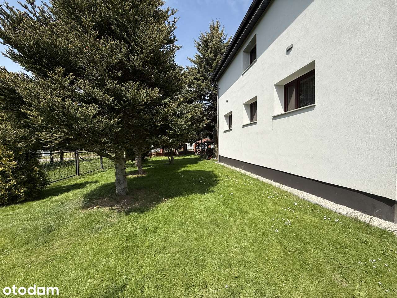 Dom wolnostojący z piękna działką we wsi Jabłów-17