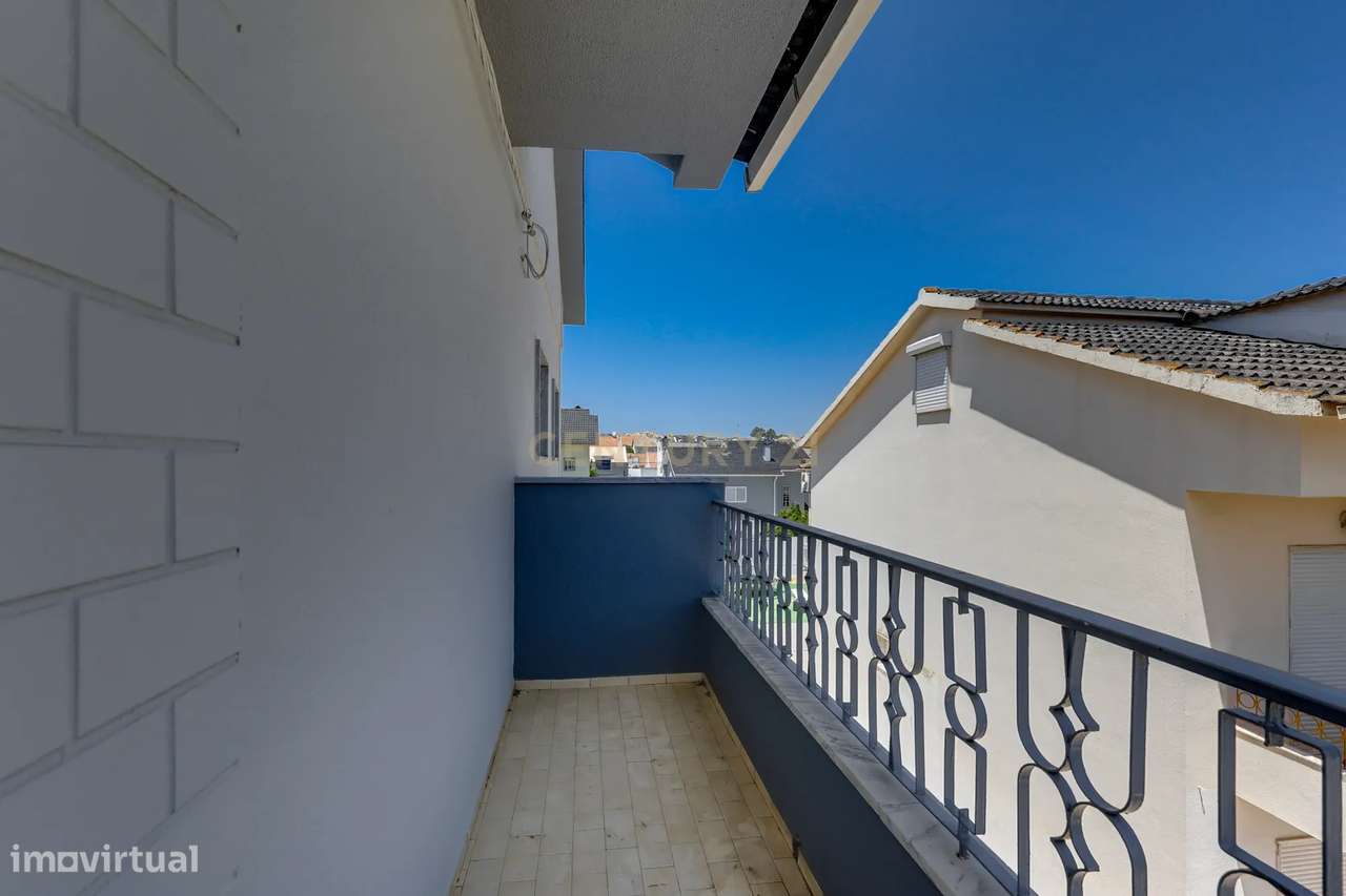 Excelente Moradia T3+1 em Vale de Milhaços, Seixal-13