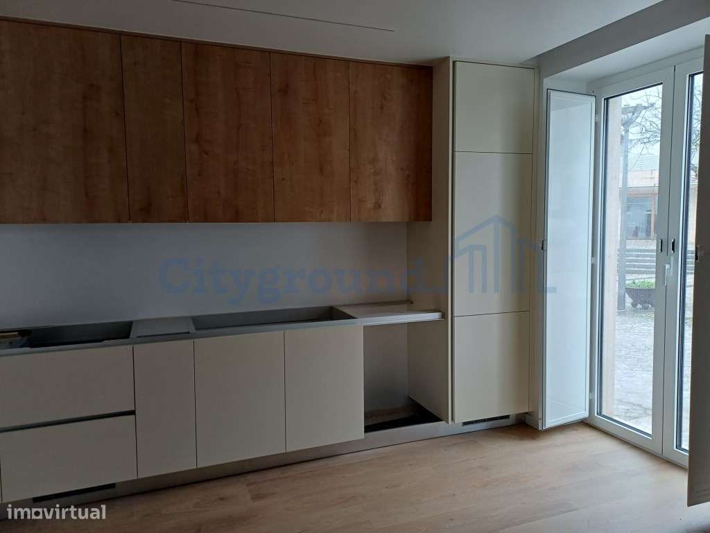 Moradia Geminada V2+1 no centro da cidade, Ourém - Grande imagem: 4/21