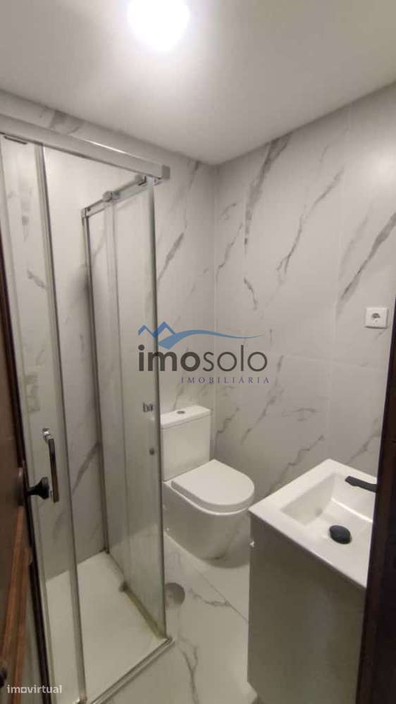 Apartamento T4 Remodelado no Centro de Oliveira de Azeméis-6