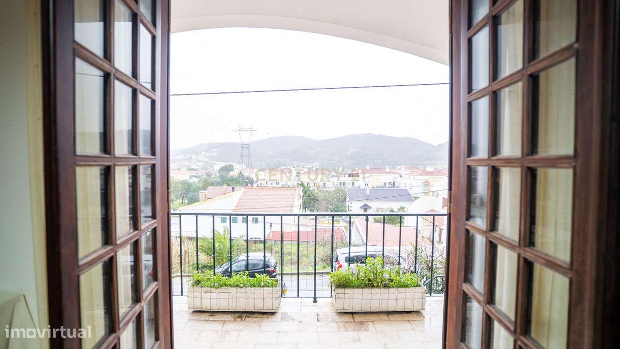 Moradia T4 com garagem na Venda do Pinheiro - Grande imagem: 5/38