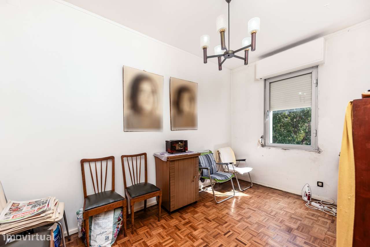 Apartamento T7 com 3 casas de banho e varandas | ou T4 + T3-24