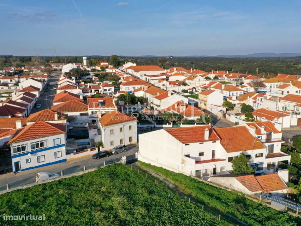 2 moradias de habitação e serviços em São Cristóvão - Montemor-o-Novo - Grande imagem: 4/41
