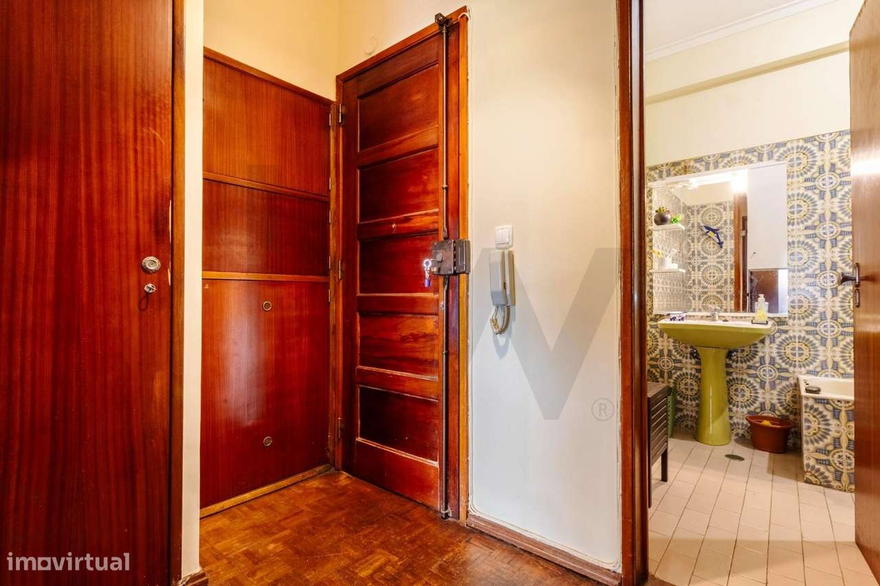 T1 para Venda em Rio de Mouro | Próximo da Estação e Serviços-19