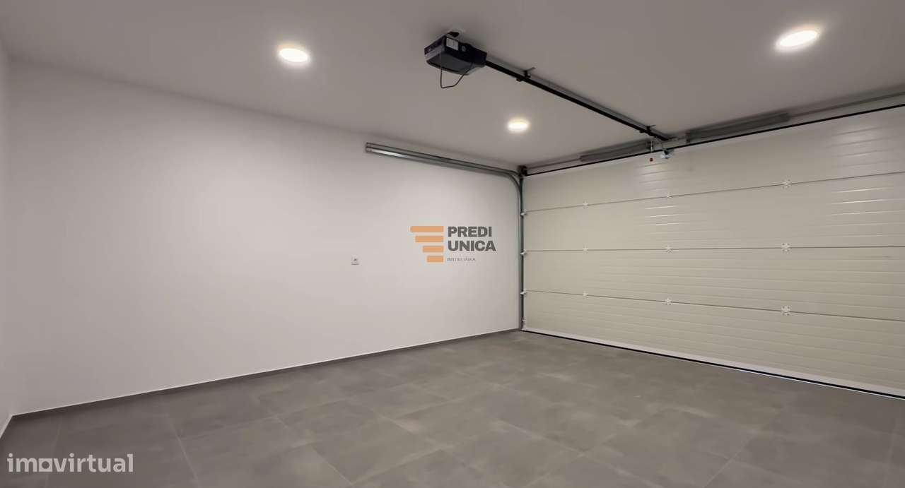 Moradia T3+1  Arquitetura Moderna Oferta ato escritura-28