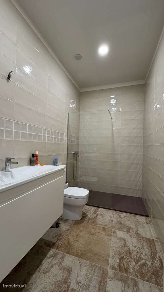 Moradia T3 no Centro de Esposende | 393 m²-15