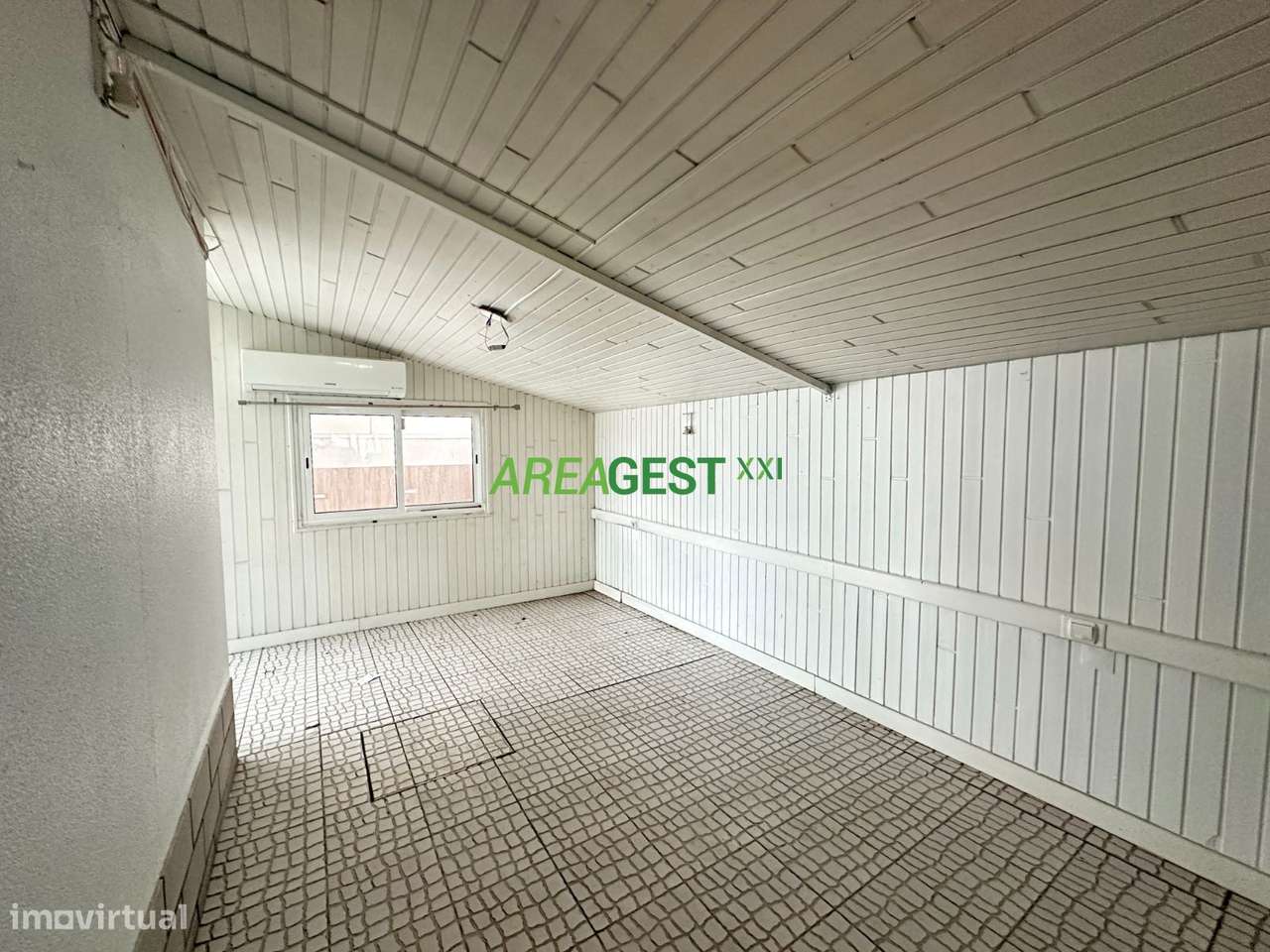 Prédio em propriedade total em Charneca de Caparica-14