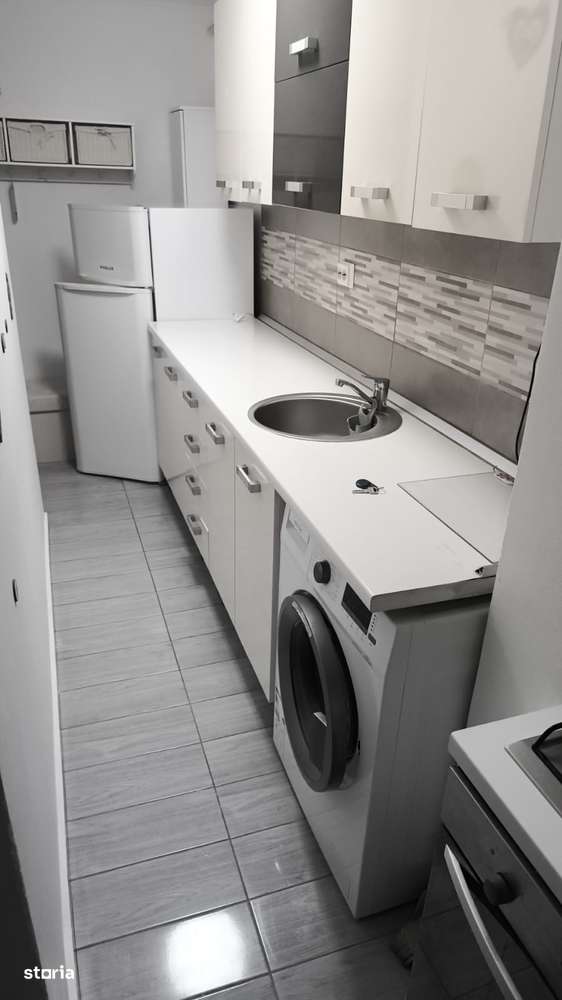 Vând Garsoniera zona Govandar micro 4-1