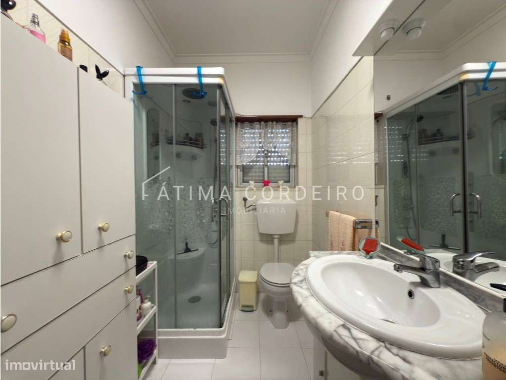 Moradia Isolada T5 em Lote de 375m² Excelente Estado - Sobreda-28