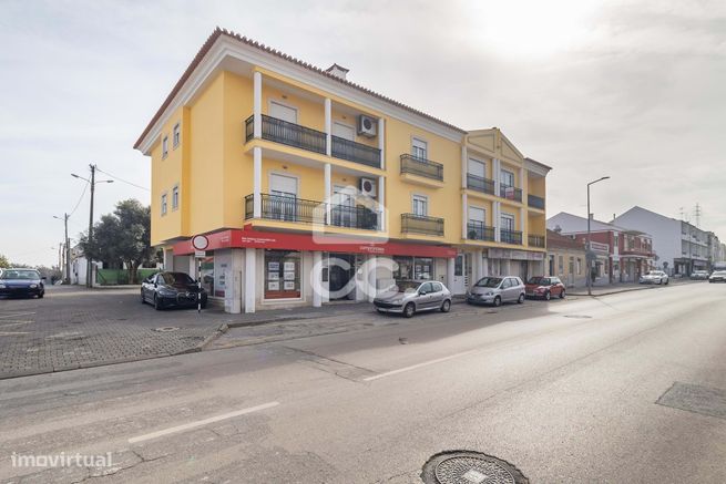 T3 (2+1) com aproveitamento de sótão e garagem, Foros de Amora.-40