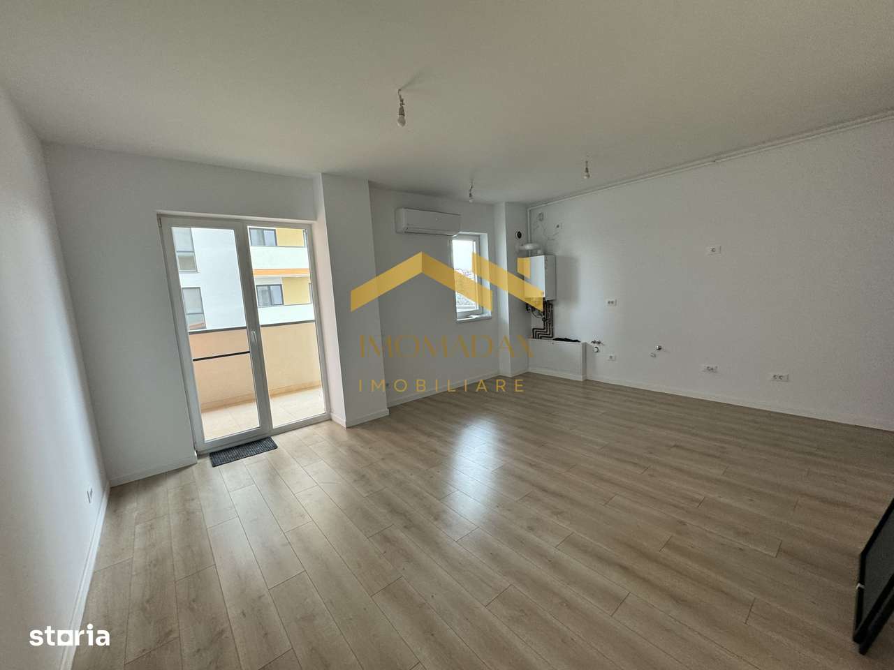 Aradului-3 Camere-2 Băi - Imagine principală: 3/17