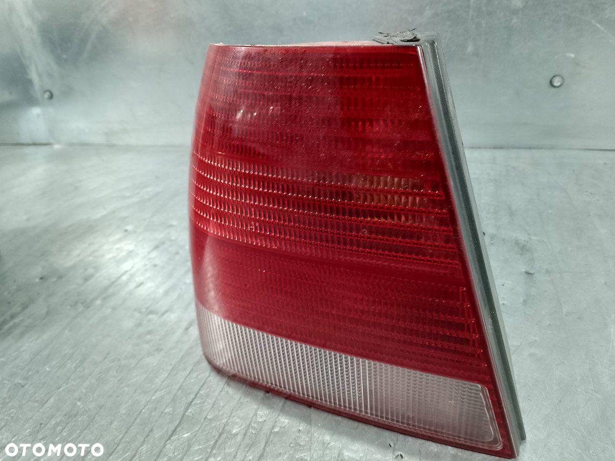 LAMPA TYLNA LEWA VW BORA 1J5945095AB SEDAN - 2