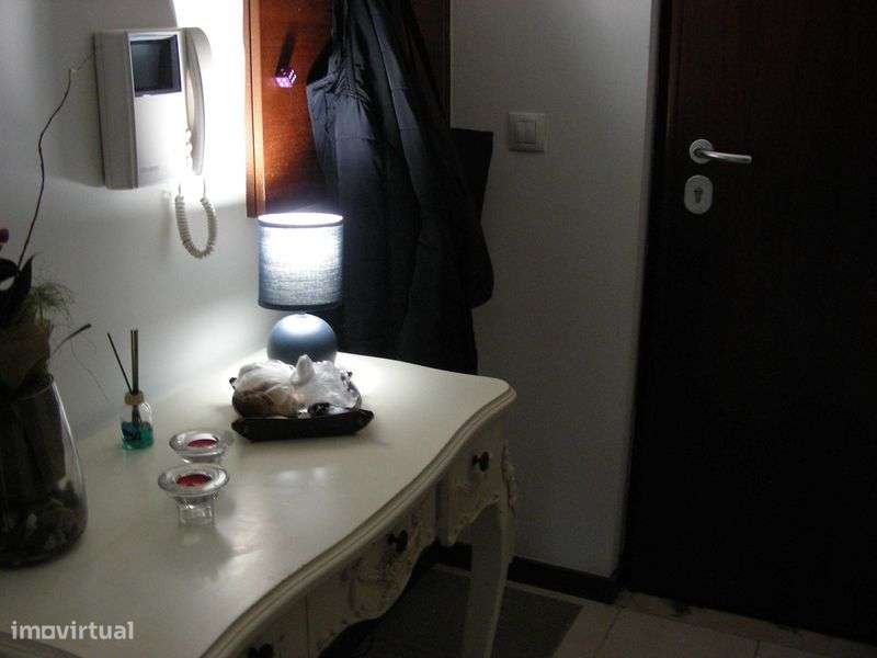 t1 mobilado e equipado com lugar de garagem - Grande imagem: 5/8