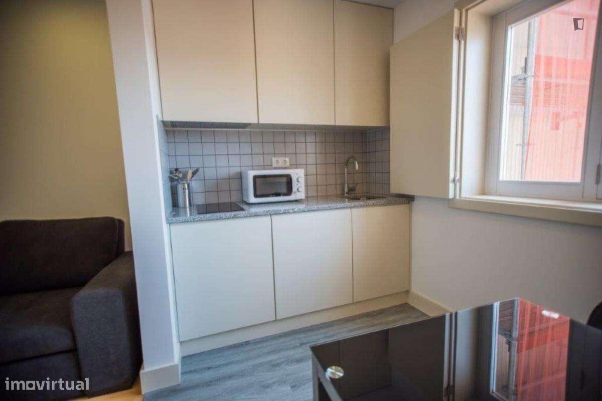 Apartamento com 1 quartos - localizado em Sé Porto - Grande imagem: 2/7