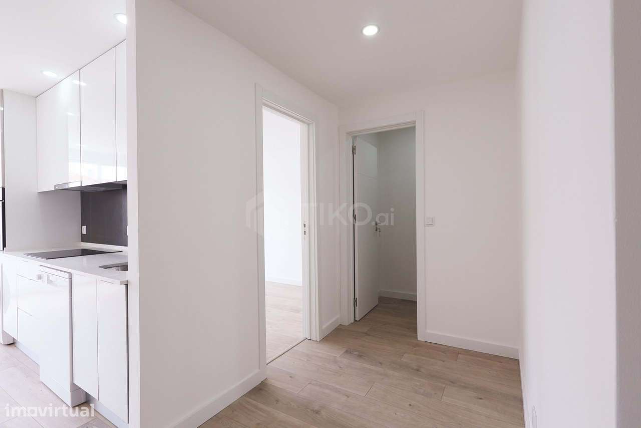 T3 Totalmente remodelado em Alverca – Pronto a habitar | Excelente loc-9