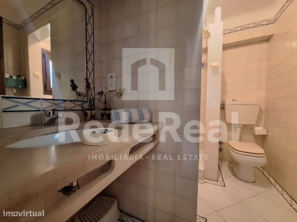 Moradia T3 + 1 com Piscina Privada e Boas Áreas no Coração de Albuf...-17