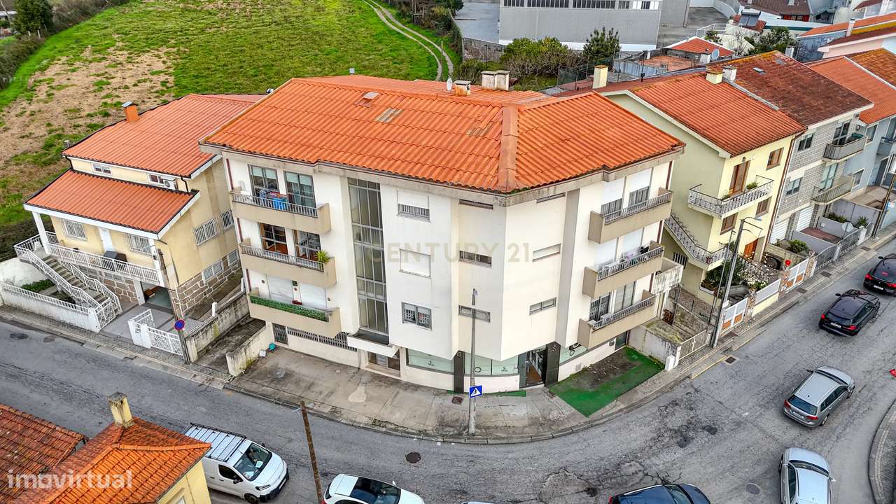 Loja com 136m2 Logradouro e Cave em Rio Tinto-19