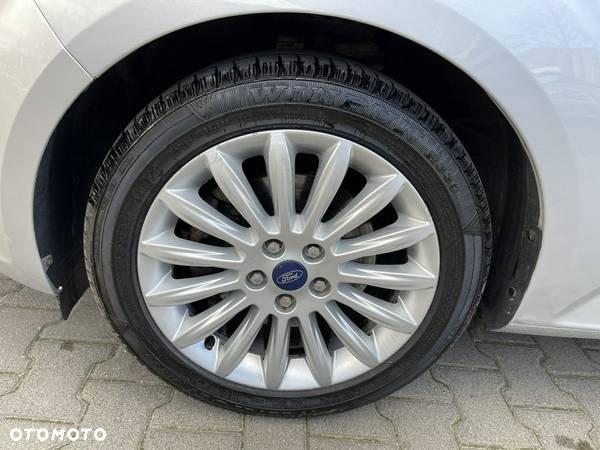 Ford Mondeo - 35