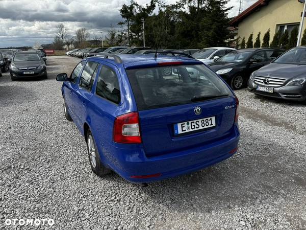 Skoda Octavia 1.6 Ambiente - 14