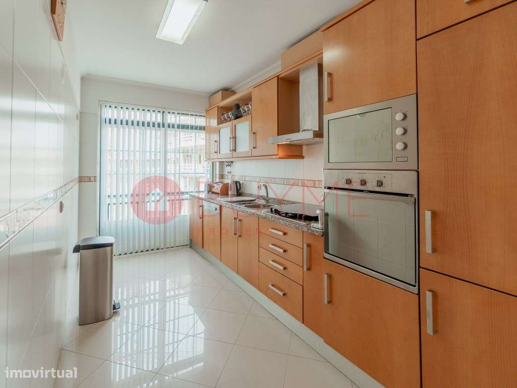 Apartamento T1 com Estacionamento Privativo no Centro de Quarteira,...-8