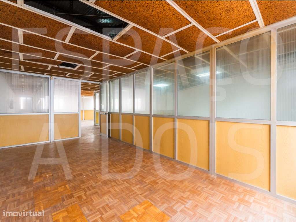 Armazém Amplo; com 2 Pisos! Boa Localização, próximo do Centro da A...-31