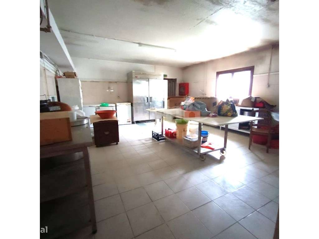 Prédio de Propriedade Total com Espaço Comercial e Moradia V4 - Grande imagem: 5/32