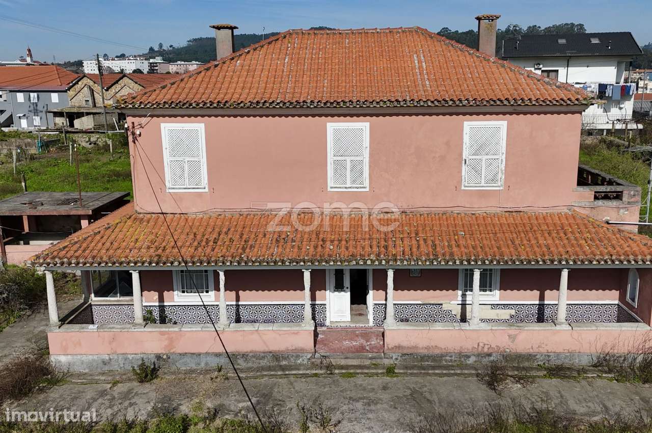 Mordia Individual T4 com 5086 m2 de terreno em Delães, V. N. Famali... - Grande imagem: 3/42